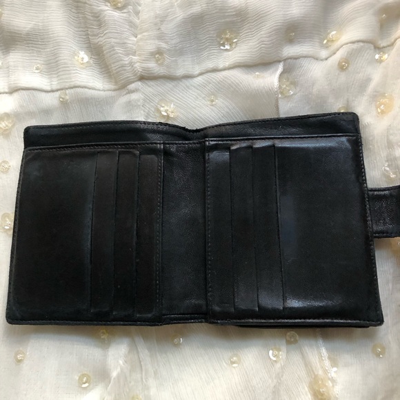 Authentic Chanel Black Leather Wallet - CLASSIC!  Super Soft Vintage EUC - Picture 11 of 15